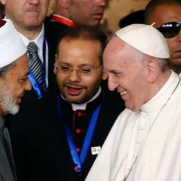 Paus keert zich in Egypte met kracht tegen alle vormen van haat en geweld 1