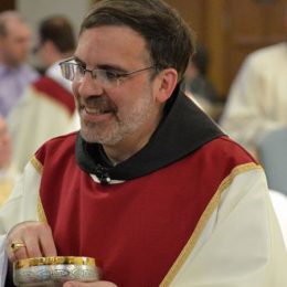 Bisschop John Stowe: “De kerk moet politiek zijn”