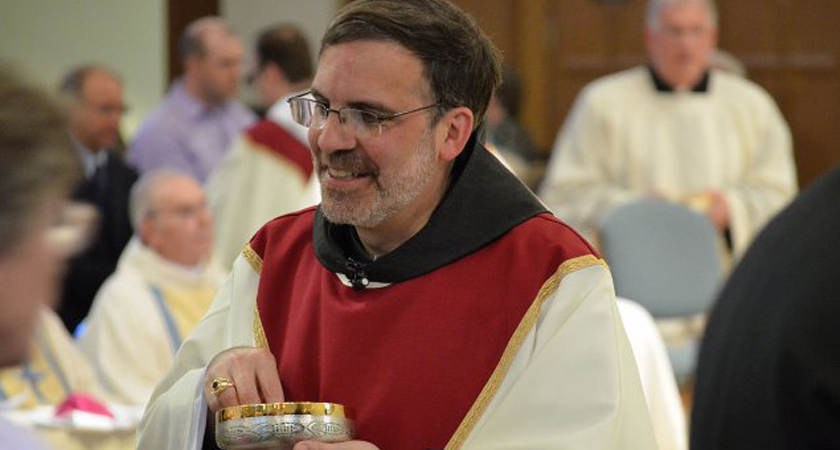 Bisschop John Stowe: “De kerk moet politiek zijn”