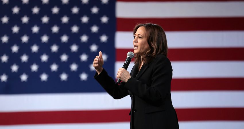 Portret Kamala Harris: ze kent het hindoeïsme, jodendom en christendom 