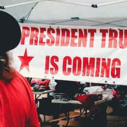 Trump's oorlog tegen de waarheid en  het geloof