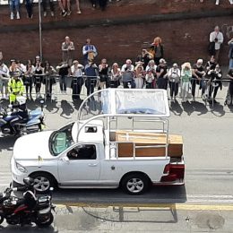 Dagelijks verslag uit Rome | Antiklerikale Rome omarmt paus op het geuzenplein 5