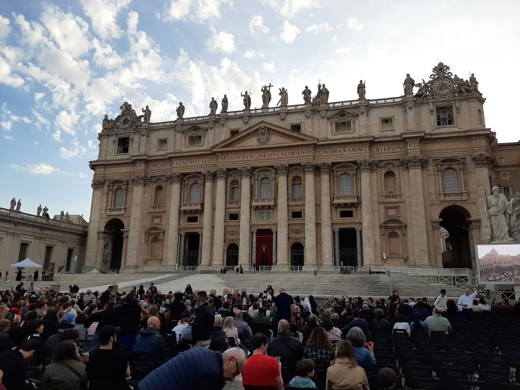 Verslag uit Rome | Aanwezig bij de kisting van de Paus 2