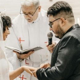 Huwelijkseductie werpt zijn vruchten af voor migranten- en gemixte koppels