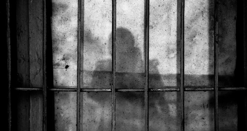 Hoe het gevangenissysteem het geloof van deze aalmoezenier langzaam leegzoog