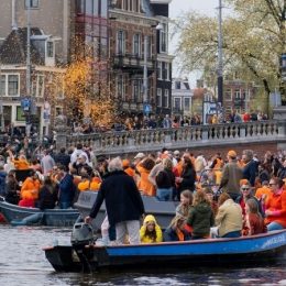 Het contrast van Koningsdag met de religieuze wereld 1