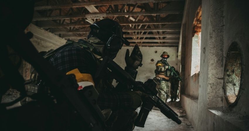 Mogen Amerikaanse soldaten en agenten hun bevelen weigeren?