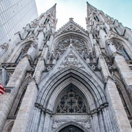 De Amerikaanse regering is in oorlog met de katholieke kerk